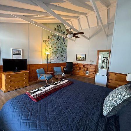 Yardarm Motel Searsport Eksteriør billede