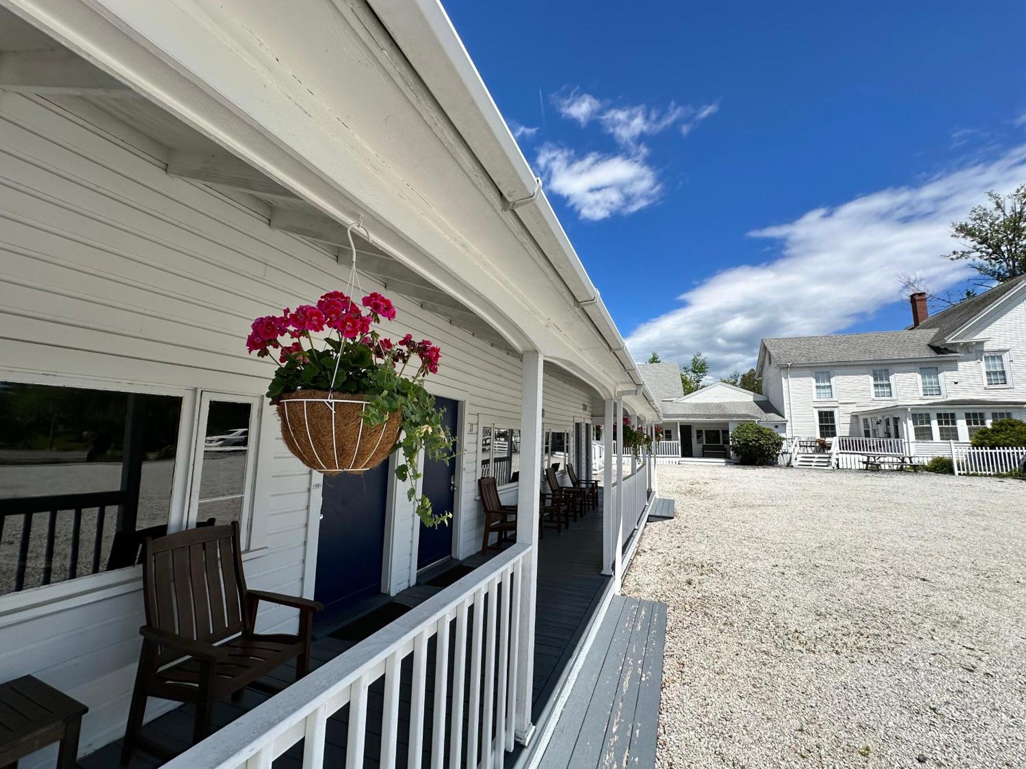 Yardarm Motel Searsport Eksteriør billede