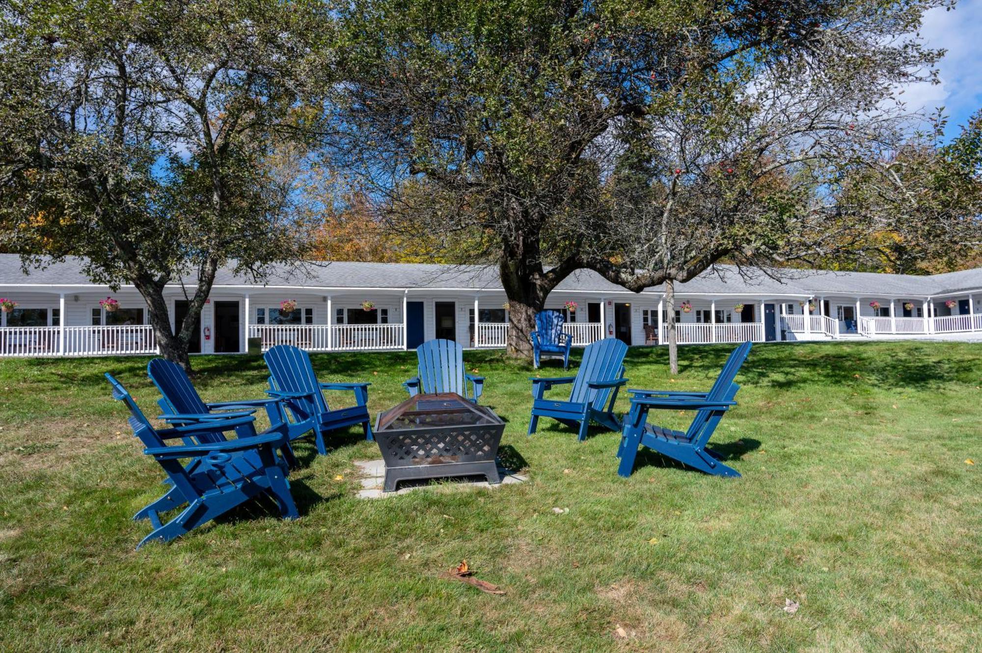 Yardarm Motel Searsport Eksteriør billede
