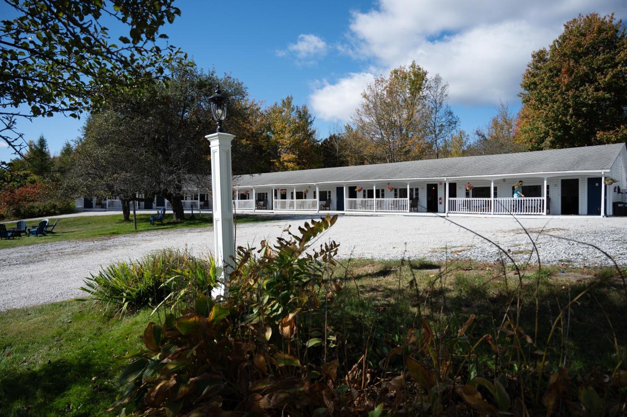 Yardarm Motel Searsport Eksteriør billede