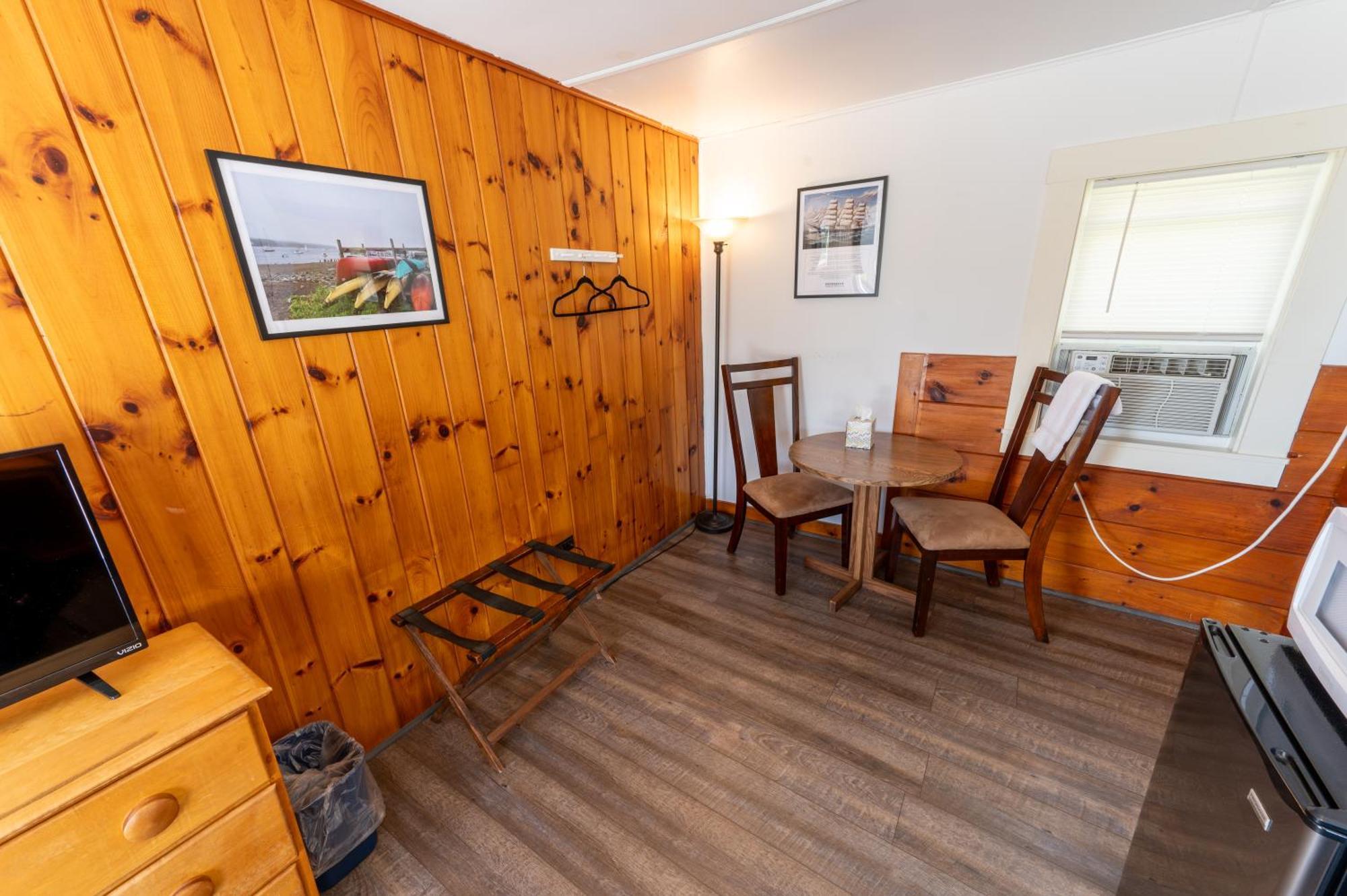 Yardarm Motel Searsport Eksteriør billede