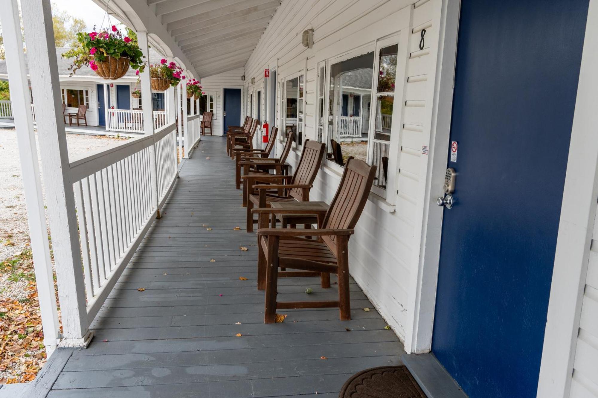 Yardarm Motel Searsport Eksteriør billede