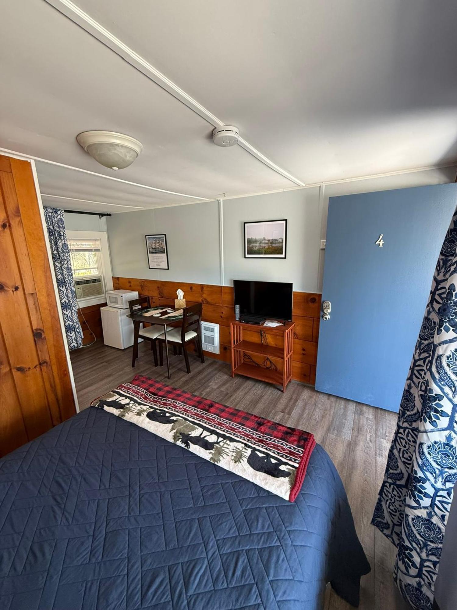 Yardarm Motel Searsport Eksteriør billede